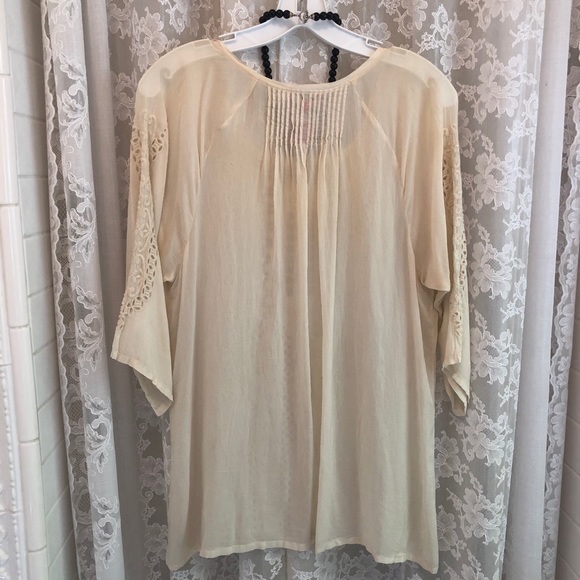 JOHNNY WAS * NWOT Buttercream Eyelet Lace Sheer Cupra Rayon Top - Picture 5 of 8